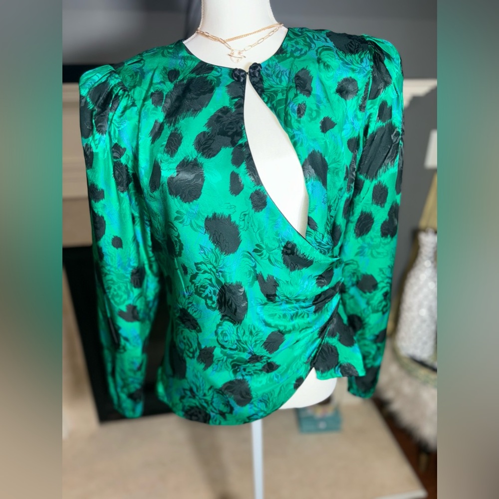 Two Piece Set - image 3